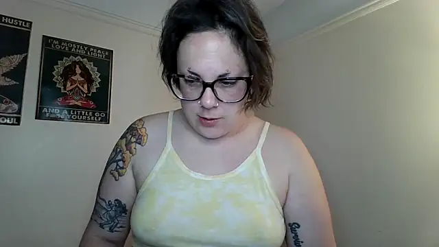 Snapshot of Hamurai420 chatting on 12/16/25, 01:59 Hamurai420 online show from 12/16/25, 01:59