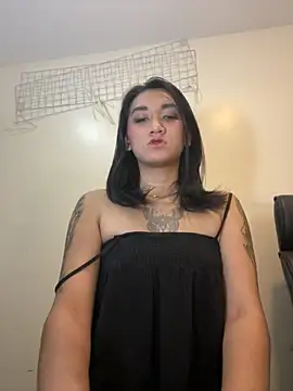 Snapshot of lil_cummer69 chatting on 04/27/26, 02:15 lil cummer69 online show from 04/27/26, 02:15