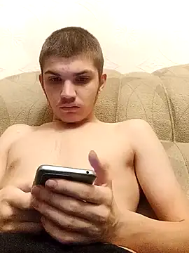 Snapshot of BradPierce chatting on 12/17/25, 08:47 BradPierce online show from 12/17/25, 08:47