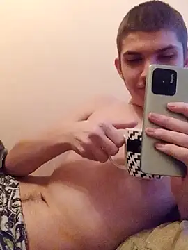 Snapshot of BradPierce chatting on 12/18/25, 09:03 BradPierce online show from 12/18/25, 09:03