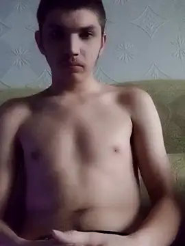 Snapshot of BradPierce chatting on 12/15/25, 06:19 BradPierce online show from 12/15/25, 06:19