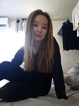 Snapshot of SherrylShaw chatting on 12/15/25, 09:48 SherrylShaw online show from 12/15/25, 09:48