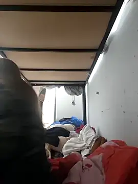 Snapshot of SherrylShaw chatting on 12/18/25, 06:01 SherrylShaw online show from 12/18/25, 06:01