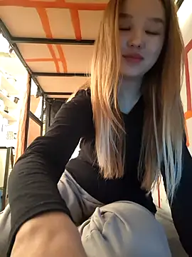 SherrylShaw online show from 03/25/26, 03:33