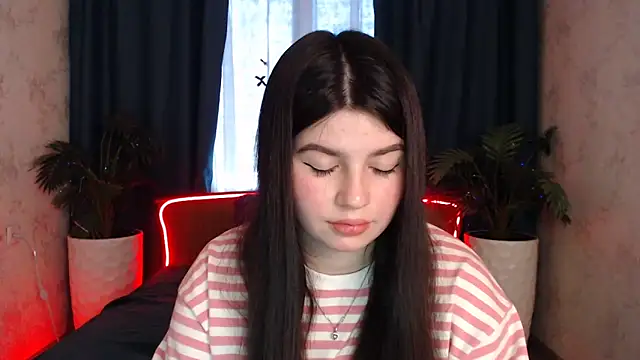 KisaModel online show from 02/05/26, 08:21