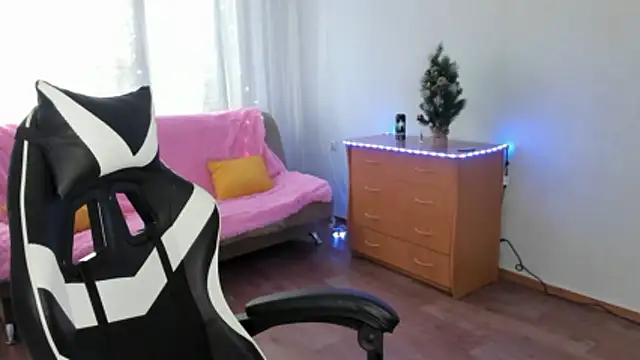 KisaModel online show from 01/14/26, 06:28