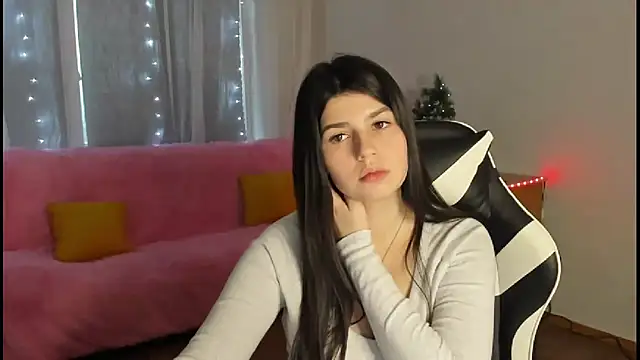 KisaModel online show from 12/22/25, 08:25