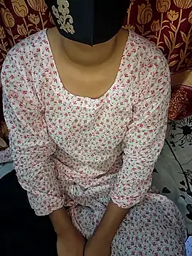 mira queen1 online show from 12/20/25, 04:10