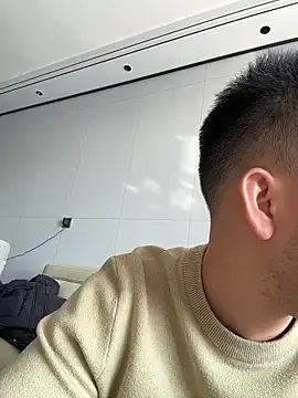 Snapshot of qwe522522 chatting on 02/02/26, 08:35 qwe522522 online show from 02/02/26, 08:35