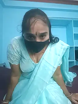 Snapshot of honey_papa chatting on 12/18/25, 06:07 honey papa online show from 12/18/25, 06:07