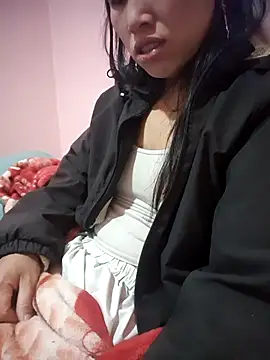 Layyla99 online show from 12/18/25, 05:39