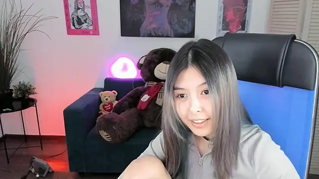 SirenMystiq online show from 12/16/25, 04:11