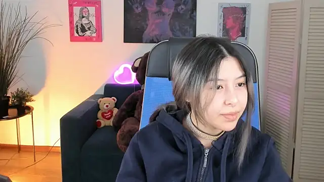 SirenMystiq online show from 12/17/25, 04:56