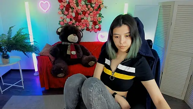 Snapshot of SirenMystiq chatting on 06/15/26, 10:15 SirenMystiq online show from 06/15/26, 10:15