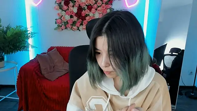 SirenMystiq online show from 05/05/26, 07:17