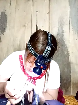 Snapshot of -myaa- chatting on 12/21/25, 12:18 -myaa- online show from 12/21/25, 12:18