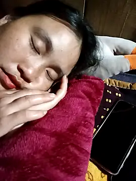 Snapshot of -myaa- chatting on 12/14/25, 11:21 -myaa- online show from 12/14/25, 11:21