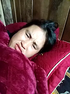 Snapshot of -myaa- chatting on 12/13/25, 09:43 -myaa- online show from 12/13/25, 09:43