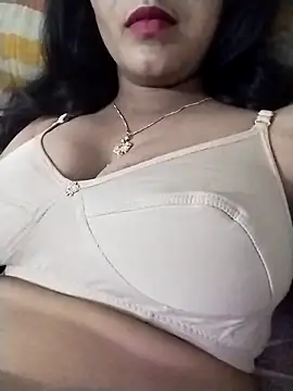 kanika05 online show from 04/15/26, 12:42