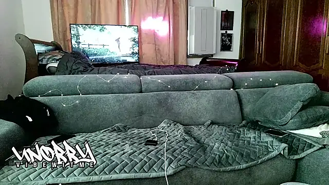 Snapshot of filthyuno chatting on 12/15/25, 01:55 filthyuno online show from 12/15/25, 01:55