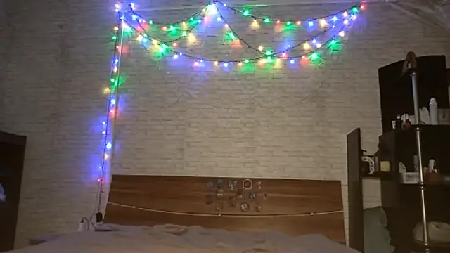 deep eyes online show from 12/14/25, 03:17