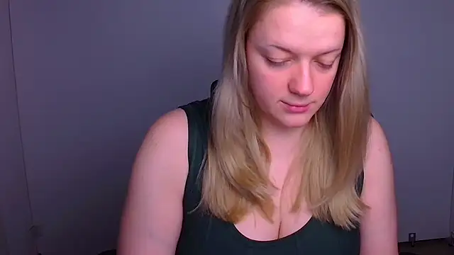 Snapshot of Samantha_Gloww chatting on 12/18/25, 07:02 Samantha Gloww online show from 12/18/25, 07:02