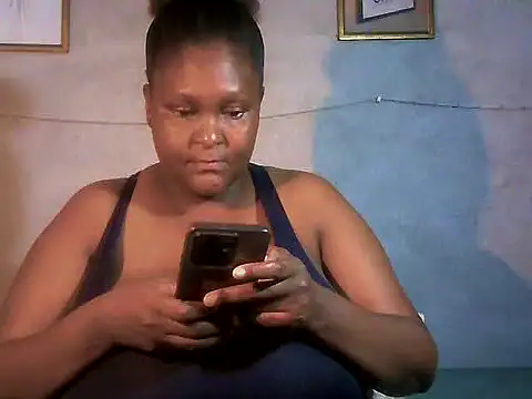 Snapshot of sweetmilkylady chatting on 05/01/26, 04:23 sweetmilkylady online show from 05/01/26, 04:23