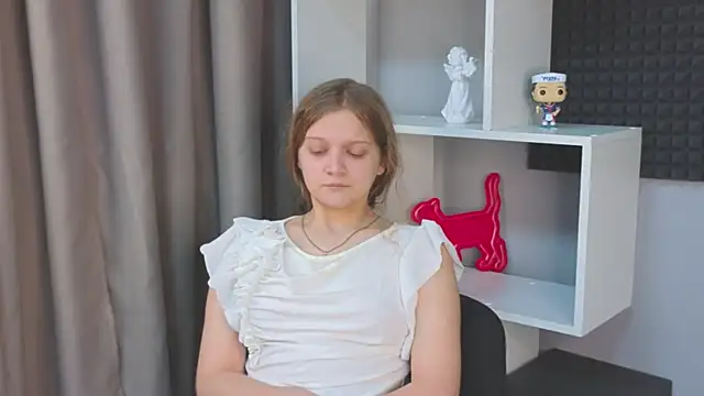 HazeElariel online show from 03/18/26, 09:56