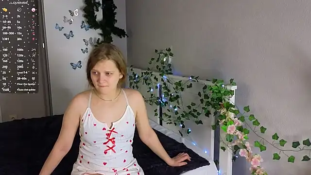 HazeElariel online show from 04/14/26, 03:17