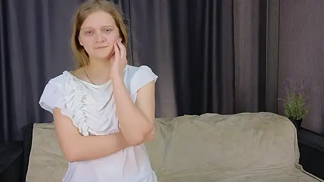 HazeElariel online show from 03/20/26, 04:41