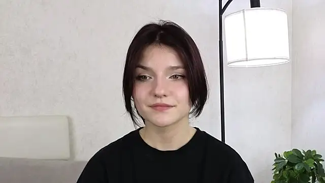 NyraVesperis online show from 05/19/26, 08:54