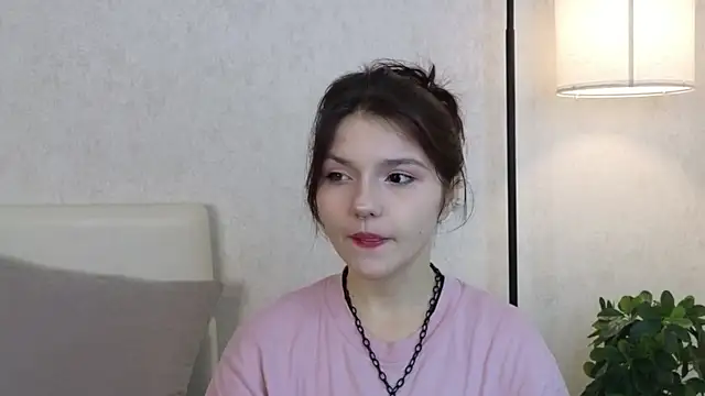NyraVesperis online show from 05/11/26, 07:32