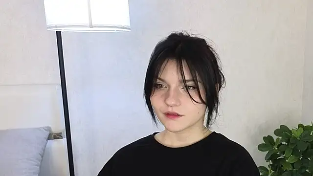NyraVesperis online show from 05/24/26, 06:13