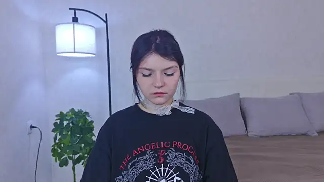 NyraVesperis online show from 05/16/26, 05:50