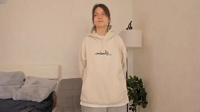 NyraVesperis online show from 03/31/26, 06:26