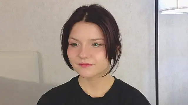NyraVesperis online show from 05/20/26, 06:32