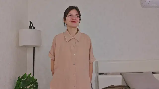 NyraVesperis online show from 04/03/26, 06:53