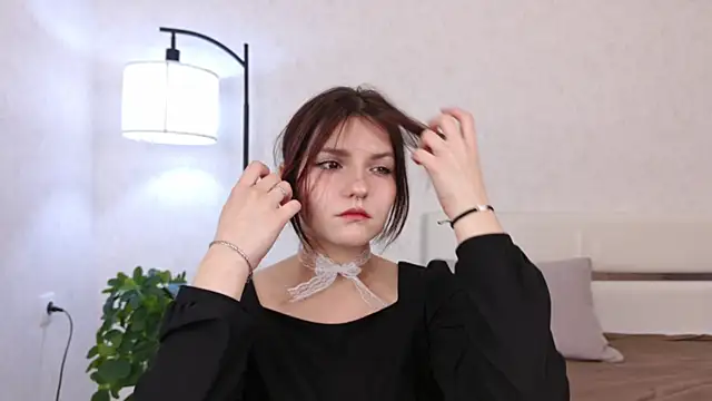 NyraVesperis online show from 05/15/26, 06:33