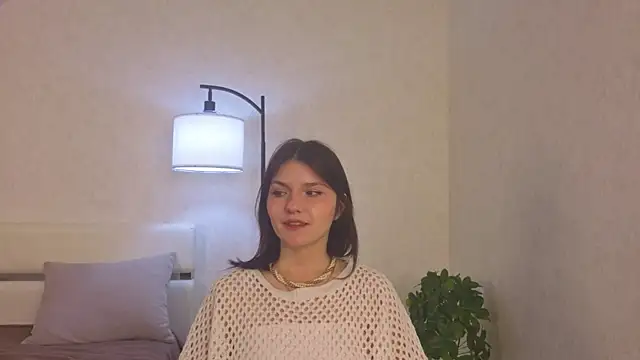 NyraVesperis online show from 04/18/26, 06:38