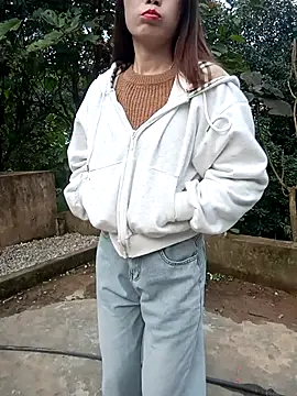 Snapshot of Chinchink2 chatting on 12/19/25, 12:03 Chinchink2 online show from 12/19/25, 12:03