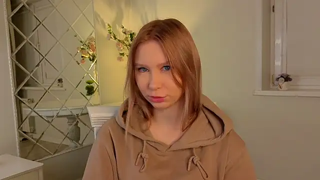 Snapshot of CorrieHighfield chatting on 12/14/25, 01:12 CorrieHighfield online show from 12/14/25, 01:12