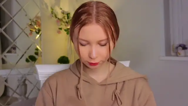 Snapshot of CorrieHighfield chatting on 12/16/25, 12:59 CorrieHighfield online show from 12/16/25, 12:59