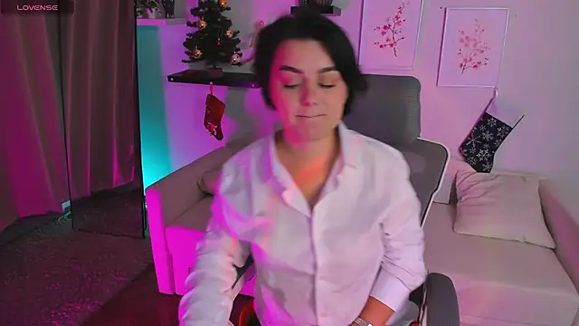 Sofia Fisher online show from 12/16/25, 07:23