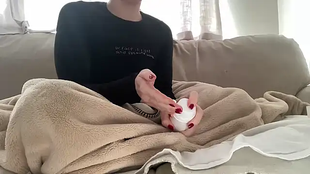 ijustturned18today online show from 04/20/26, 09:01