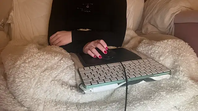 ijustturned18today online show from 01/19/26, 06:17