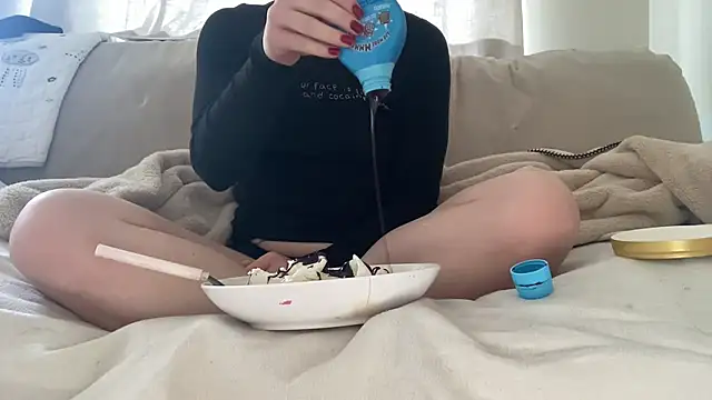 ijustturned18today online show from 04/13/26, 08:18