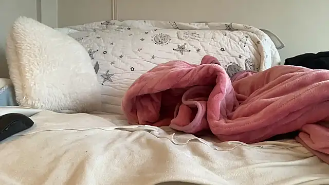 ijustturned18today online show from 02/08/26, 08:23