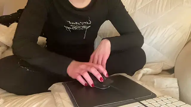 ijustturned18today online show from 01/14/26, 04:32