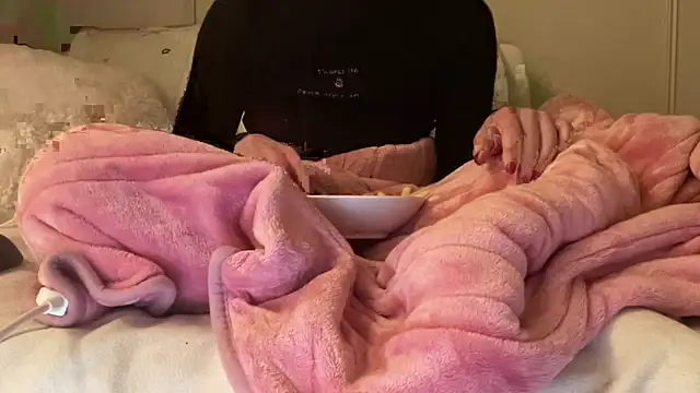 ijustturned18today online show from 02/10/26, 08:08