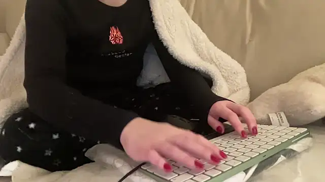 ijustturned18today online show from 12/21/25, 09:59